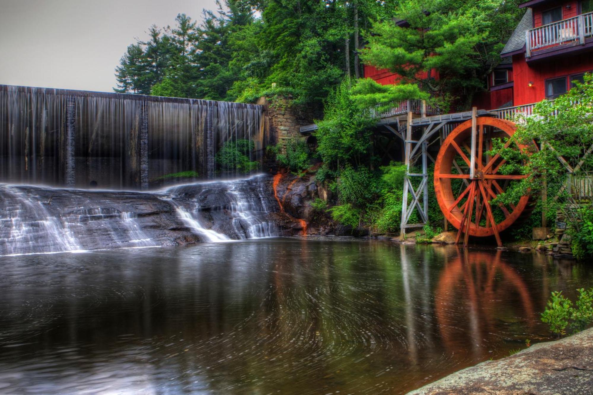 Highland Lake Inn & Resort - Flat Rock Exterior foto