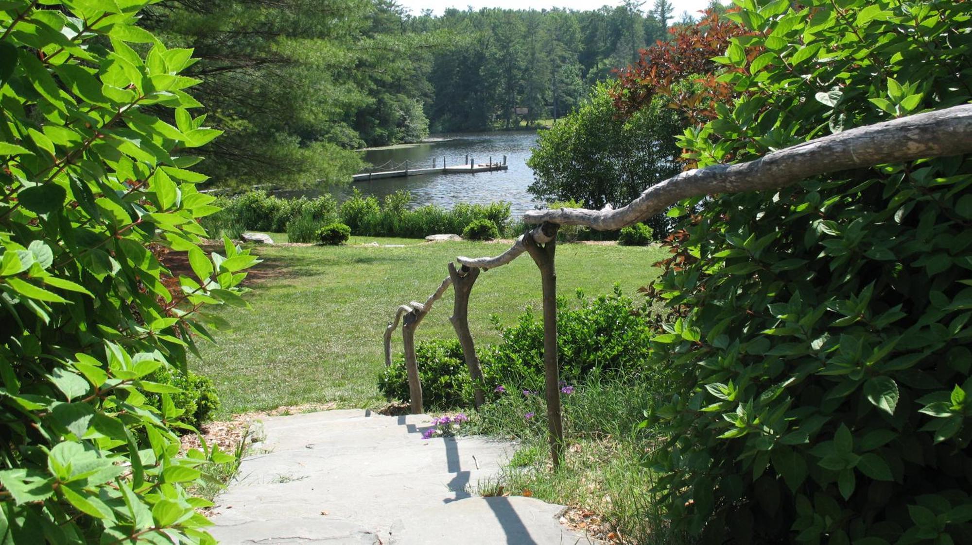 Highland Lake Inn & Resort - Flat Rock Exterior foto